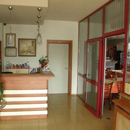 מלון Philippopolis 3*